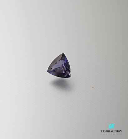 null Tanzanite trillion on 3.40 carat paper with GIL certificate of February 15,...