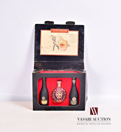 null Coffret de 3 miniatures mise REMY MARTIN comprenant :		

1 mignonette	Fine Champagne...