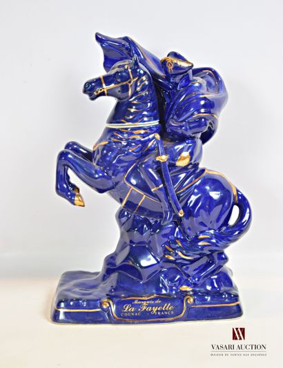 null Carafe vide en forme de cavalier sur son cheval pour Cognac Marquis de LA FAYETTE	

Bleue...