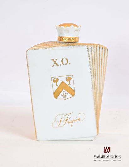 null Carafe vide en forme de cartes à jouer pour Cognac XO FRAPIN en porcelaine 	

En...
