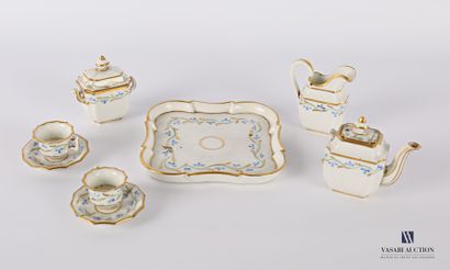 null Service à thé minitaure en porcelaine à décor polychrome et rehauts dorés de...