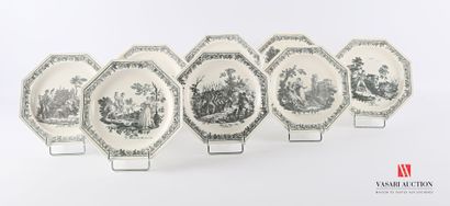 null CREIL Manufacture of 

A suite of eight fine earthenware plates with greyish...
