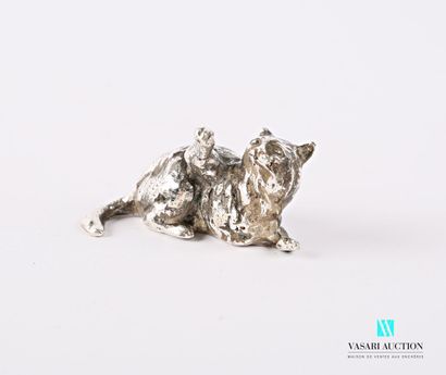 null Silver subject representing a cat with its paw raised.

Length : 5,8 cm - Weight...