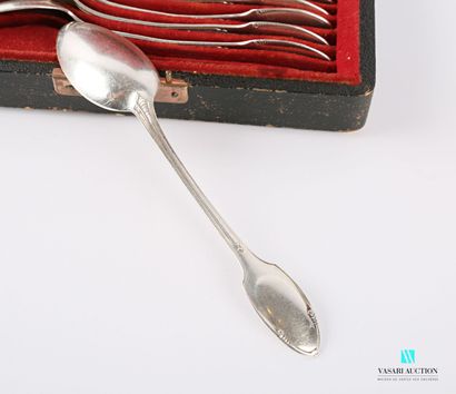 null Suite of eleven silver teaspoons, the handle decorated with nets and finished...