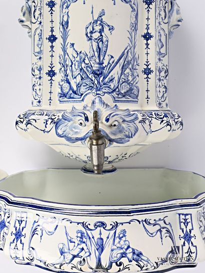 null BORDEAUX - Jules Vieillard Manufacture de

Importante fontaine en faïence fine...