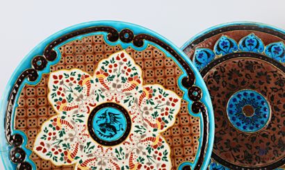 null BORDEAUX - Manufacture Jules Vieillard

Set of three plates decorated in polychrome...
