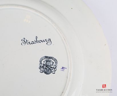 null BORDEAUX - Manufacture Jules Vieillard

Fine earthenware dinner service part,...