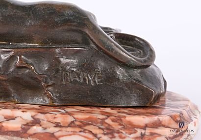 null BARYE Antoine-Louis (1795-1875), d'après

Panthère revenant de la chasse 

Bronze...