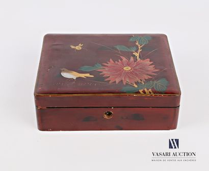 null Rectangular box of boiled lacquered cardboard with polychrome decoration and...