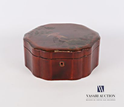 null Round box with a moving edge made of boiled lacquered cardboard with polychrome...