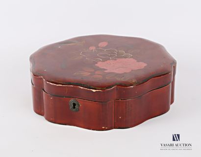 null Lacquered boiled cardboard box with an animated shape with polychrome decoration...