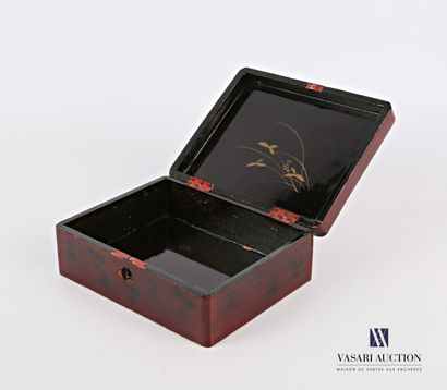 null Rectangular box of boiled lacquered cardboard with polychrome decoration and...