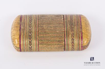null Sliding oblong case in polychrome straw marquetry with bands and friezes decorated...