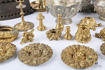 null Lot of various metal items including capitals, floral medallions, three torches,...