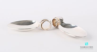 null Continuation of two spoons "plugged" in silver plated metal, the plug in winding.

Length...