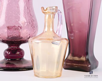 null Bubbled purple tinted glass set comprising a candle jar (Height: 20.5 cm) and...