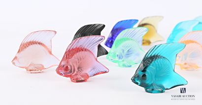 null LALIQUE France

Set of twenty-three crystal fishes of different colours.

Signed

High....