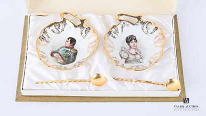 null Pair of salerons and their spoon in Limoges porcelain treated in polychrome...