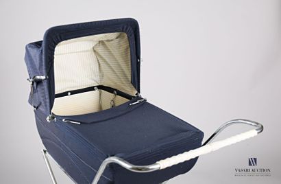 null Bébé Comfort brand folding pram with wheels. 

(wear and tear). 

High. Height...