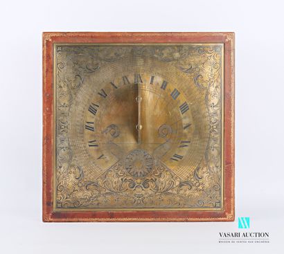 null Cadran solaire en bronze indiquant les heures en chiffres romains et les minutes...