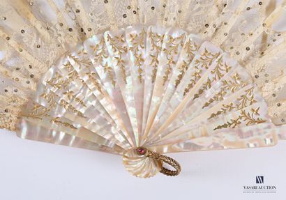 null Set of five fans, the first one with feathers decorated with polychrome birds,...