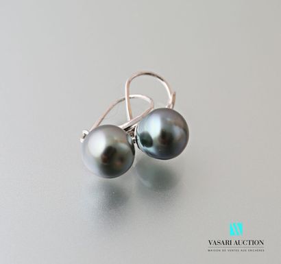 null Pair of 925 sterling silver earrings with 9 mm Tahitian pearls

Gross weight:...