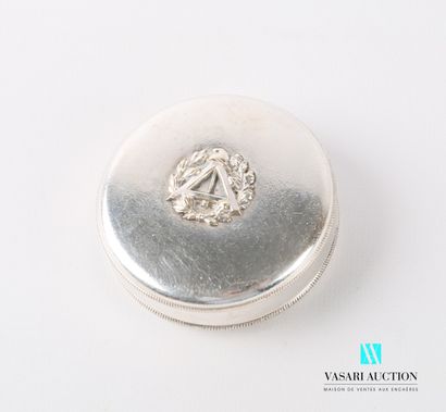null Round box of silver plated metal, the lid decorated with the grade of first...