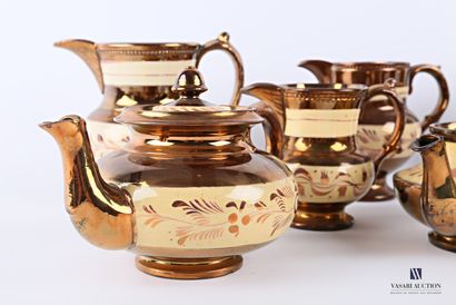 null JERSEY

Copper-glazed earthenware batch decorated with ribbon flower friezes...