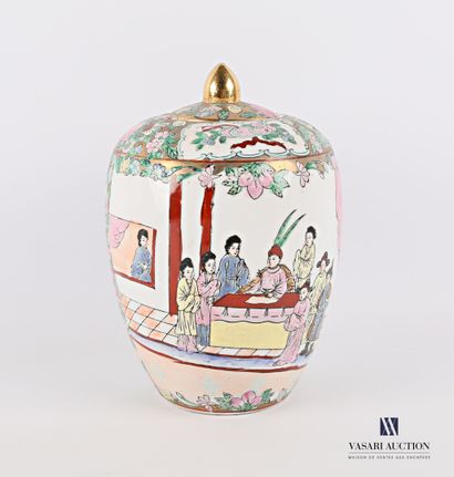 null Covered ginger pot in porcelain of ovoid shape with polychrome decoration and...
