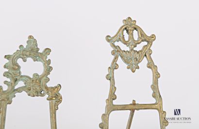 null Set of four easel-shaped frame supports in patinated metal

Up. 22.5 to 25 ...