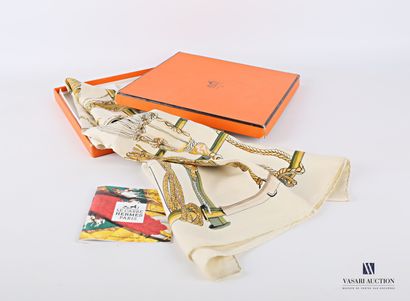 null HERMES PARIS

Silk square Passementerie model

In a Hermes box

(wear and tear...