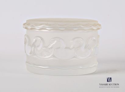 null LALIQUE France

Round box decorated with a frieze of swans on a sandblasted...