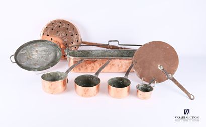 null Copper set consisting of four copper pots of decreasing sizes (Height: 5 cm...