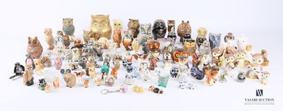 null Lot comprenant cent quatorze hiboux en matières divers tels que figurine, cendrier,...