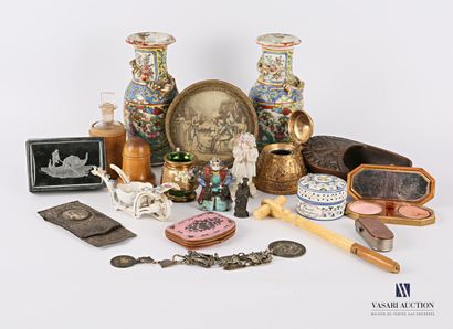 null Lot including a gilded metal inkwell in the shape of a dome decorated with antiquarian...