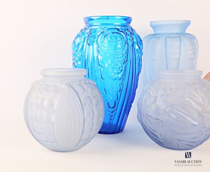 null Set of five oblong and spherical moulded glass vases decorated with stylised...