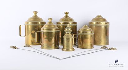 null Brass lot comprising five covered mugs with handles, a kerosene lamp and four...