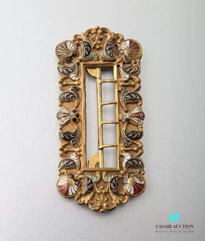 null Rectangular gold-plated belt buckle 19th century with shell decoration and foliage...