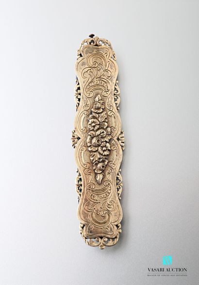 null Rectangular belt buckle in Napoleon III vermeil, chiselled decoration of foliage...