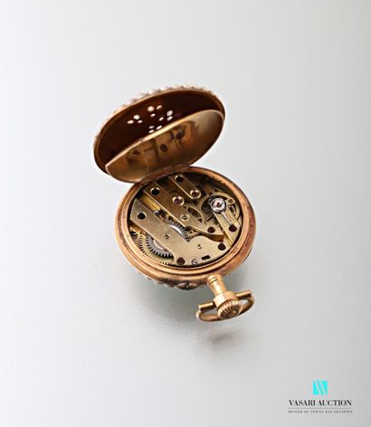 null Watch with a 750 thousandths yellow gold necklace, the back chased with a four-leaf...