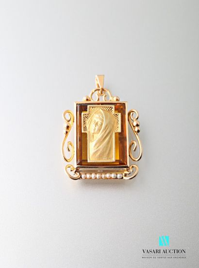 null Pendant in 750-thousandths yellow gold, central rectangular motif in yellow...