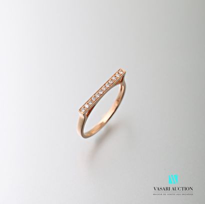 null 750 thousandths pink gold ring of geometric shape set with modern cut diamonds.

Gross...