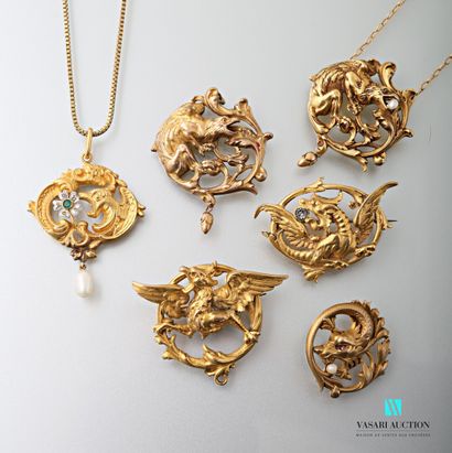 null Four gold-plated brooches and three pendants from the end of the 19th century...