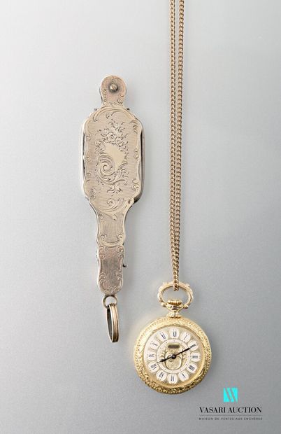 null Face à main in gilt vermeil with guilloche and chased floral decoration, end...