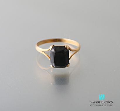 null Ring in yellow gold 750 thousandths set with hematite 

Gross weight: 2.6 g...