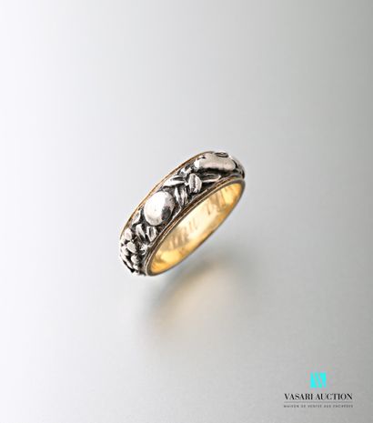 null M. Bucellati, 750 thousandths yellow gold and silver ring decorated with fruit...