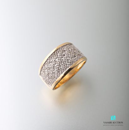 null 750 thousandths yellow gold rush ring decorated with a pavement of small diamonds...