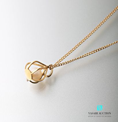 null a 750 thousandths yellow gold chain and a 750 thousandths yellow gold pendant...