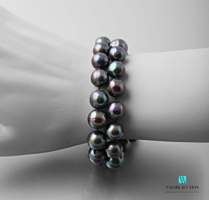 null Bracelet double row of grey baroque cultured pearls, silver plated metal clasp...