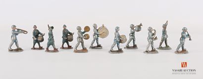 null soldats-figurines type Quiralu aluminium : Armée française, fanfare de poilus,...